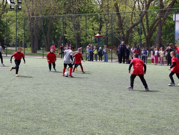 Седмицата на спорта в града предложи интригуващи футболни двубои за ученици от първи до седми клас
