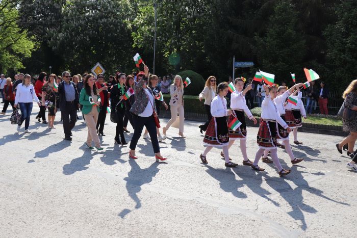 Шествие и празнична програма в град Генерал Тошево за 24 май