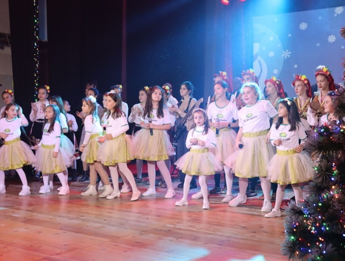 Безброй вълшебства на празничния концерт „Коледна приказка“ на НЧ „Светлина – 1941“