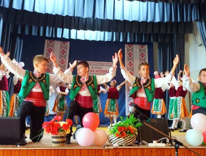 IV Фолклорен младежки празник в село Малина