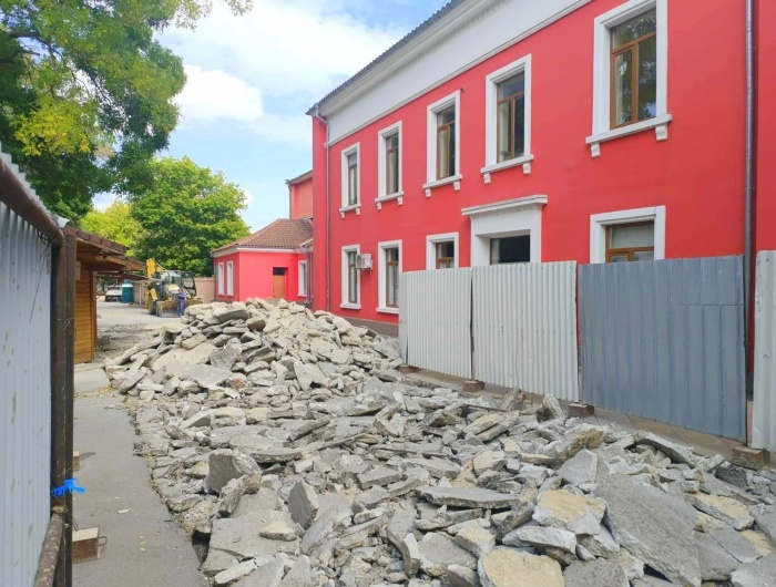 В Генерал Тошево започнаха строителните дейности по проект „Чисти райони, зелени и открити улици“